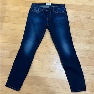 Current Elliot jeans stretchy!!